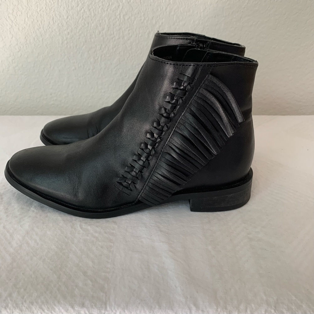 Topshop Black Leather Fringe Ankle Bootie Size 6.5